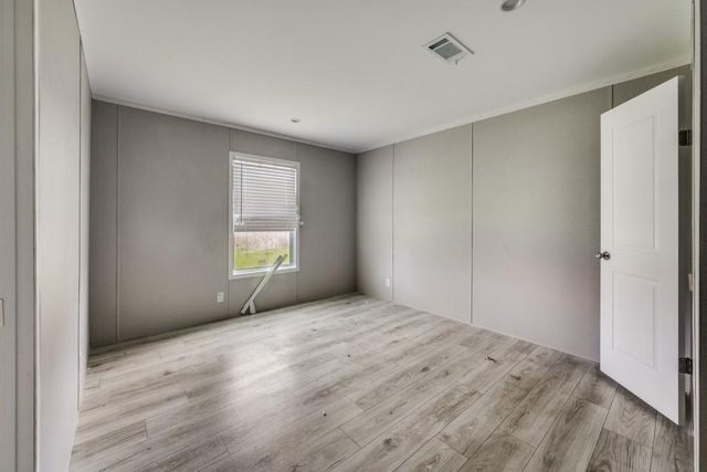 6008 County Road 401, Grandview, TX 76050