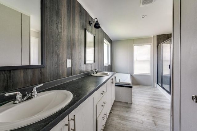 6008 County Road 401, Grandview, TX 76050