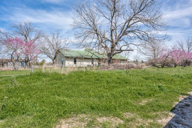 6008 County Road 401, Grandview, TX 76050