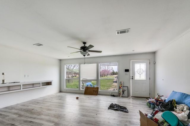 6008 County Road 401, Grandview, TX 76050