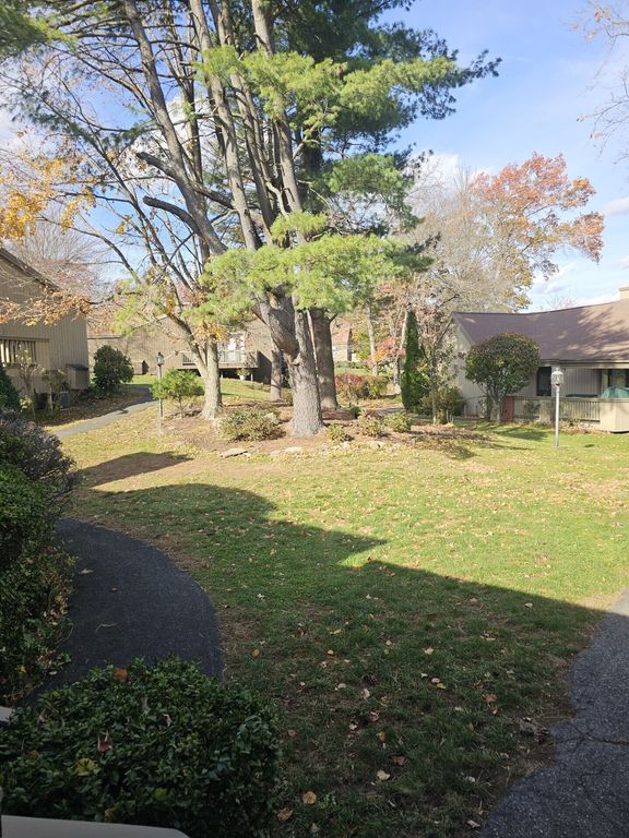 289 Agawam Drive B, Stratford, CT 06614