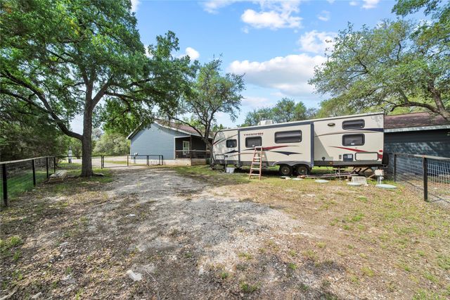 351 Line Camp Loop, Spring Branch, TX 78070