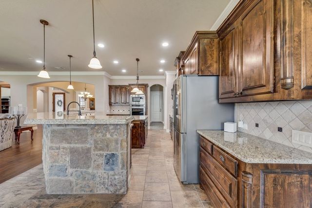 8704 Shadywood Lane, North Richland Hills, TX 76182