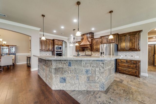 8704 Shadywood Lane, North Richland Hills, TX 76182