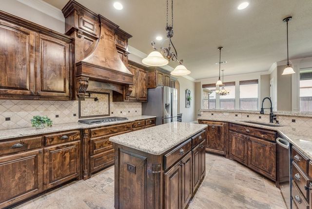8704 Shadywood Lane, North Richland Hills, TX 76182