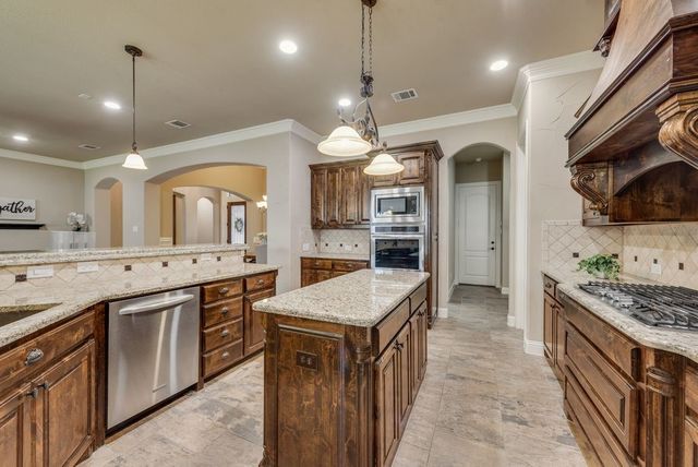 8704 Shadywood Lane, North Richland Hills, TX 76182