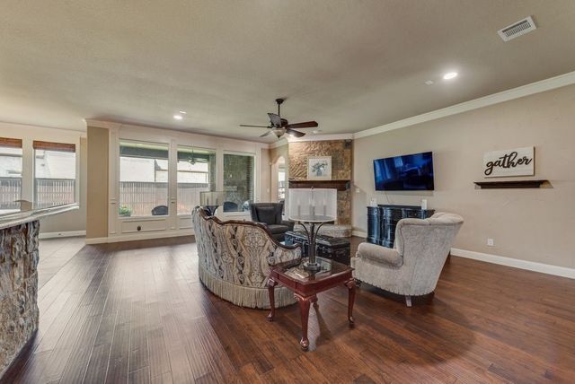 8704 Shadywood Lane, North Richland Hills, TX 76182