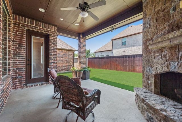 8704 Shadywood Lane, North Richland Hills, TX 76182