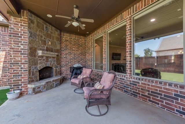 8704 Shadywood Lane, North Richland Hills, TX 76182