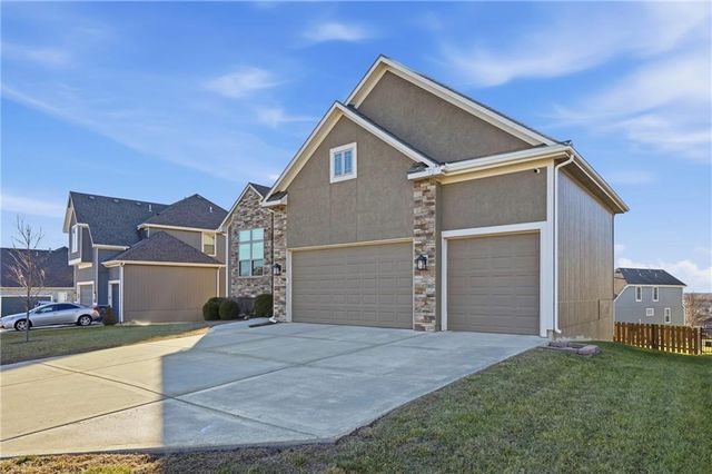 804 S Washington Street, Raymore, MO 64083