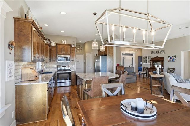 804 S Washington Street, Raymore, MO 64083