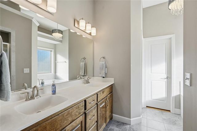 804 S Washington Street, Raymore, MO 64083