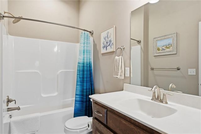 804 S Washington Street, Raymore, MO 64083