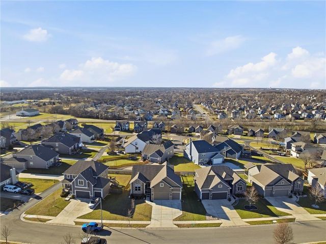 804 S Washington Street, Raymore, MO 64083