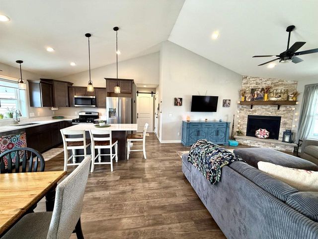 441 Hickory Street, Evansville, WI 53536