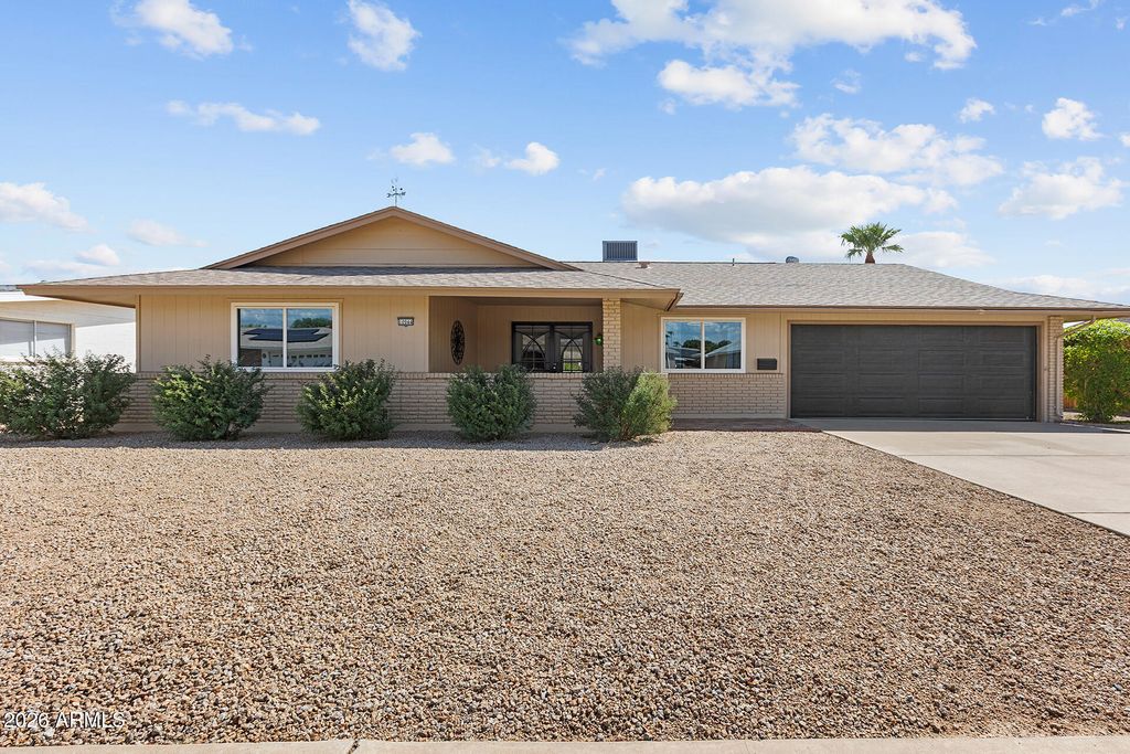 10944 W SARATOGA Circle, Sun City, AZ 85351 — exterior