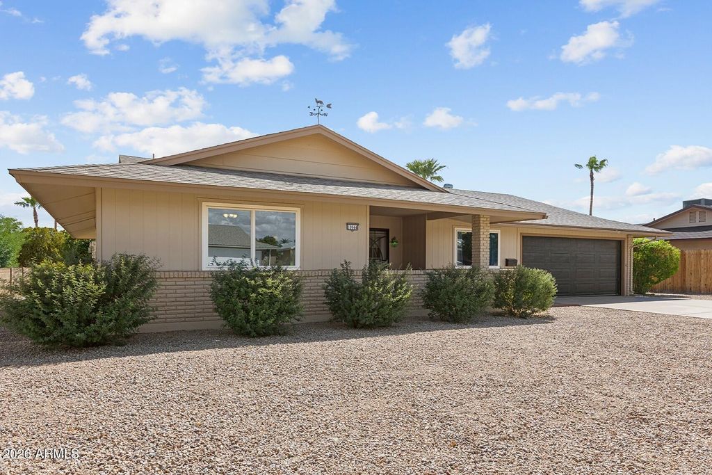 10944 W SARATOGA Circle, Sun City, AZ 85351 — photo 2