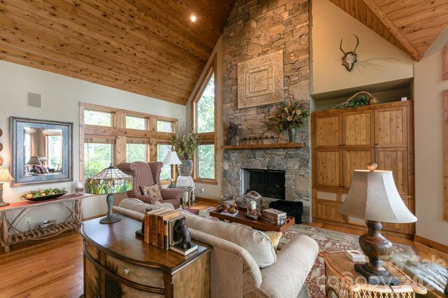 456 Spring House Drive, Burnsville, NC 28714