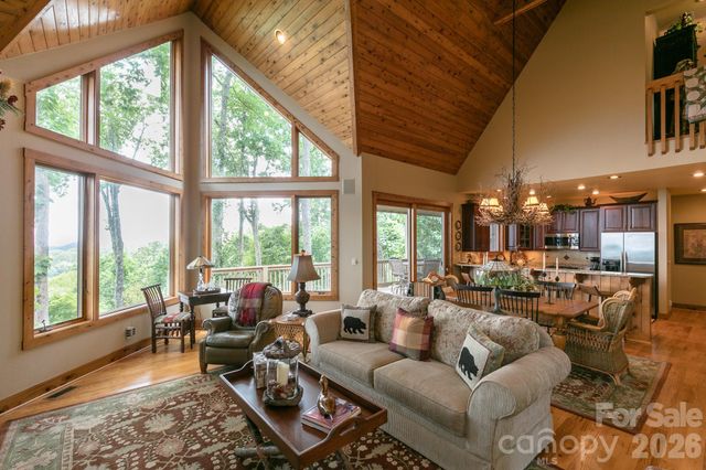 456 Spring House Drive, Burnsville, NC 28714
