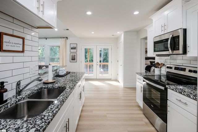 202 Eastberrys Creek Road, Duncan, SC 29334