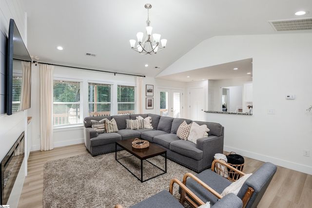 202 Eastberrys Creek Road, Duncan, SC 29334