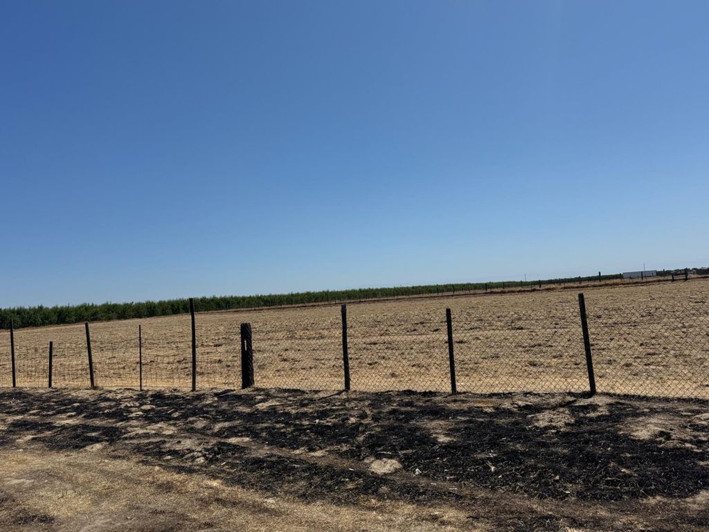 Image 9 of property listing at 19540 W Central Avenue, Kerman, CA 93630