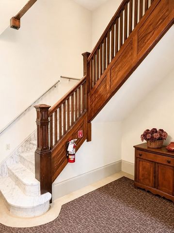 15 Colliston Rd 6, Boston, MA 02135