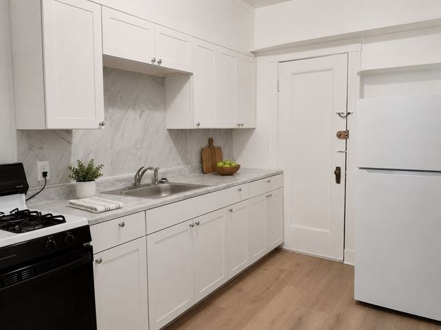 15 Colliston Rd 6, Boston, MA 02135