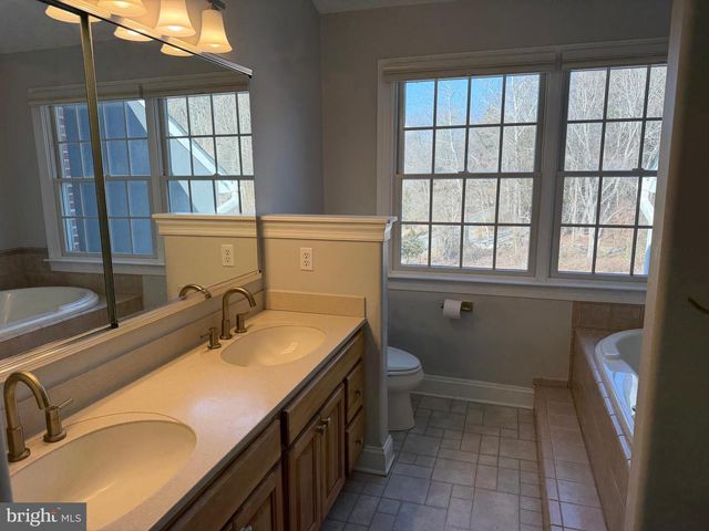 1 NOB HILL RD, Wilmington, DE 19808