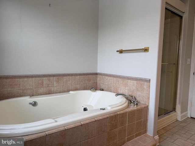 1 NOB HILL RD, Wilmington, DE 19808
