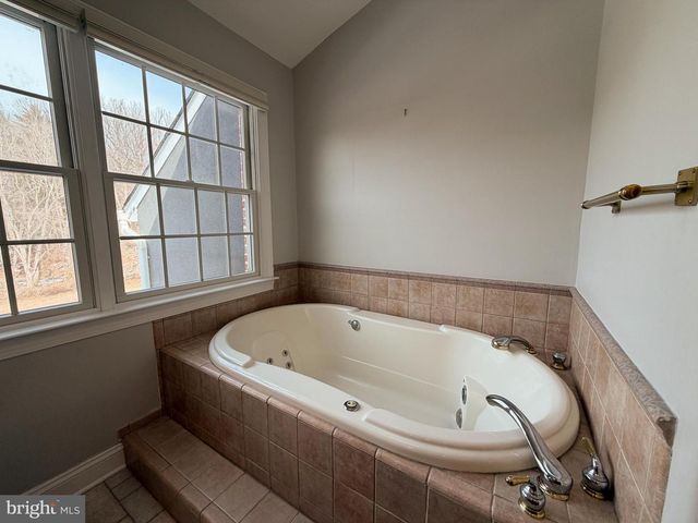 1 NOB HILL RD, Wilmington, DE 19808