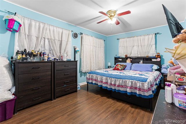 940 Stewart Avenue, Lincoln Park, MI 48146