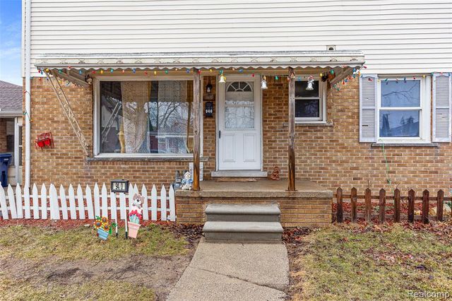 940 Stewart Avenue, Lincoln Park, MI 48146