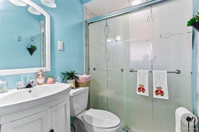 940 Stewart Avenue, Lincoln Park, MI 48146