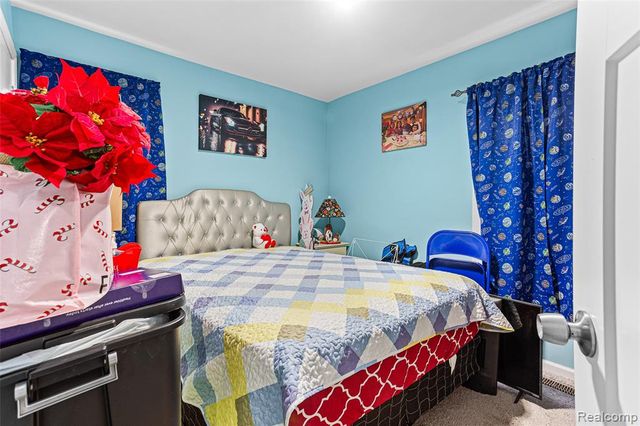 940 Stewart Avenue, Lincoln Park, MI 48146