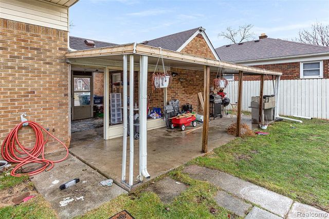 940 Stewart Avenue, Lincoln Park, MI 48146