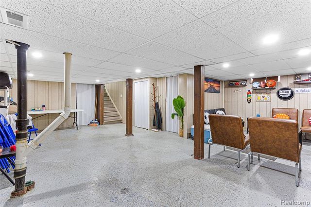 940 Stewart Avenue, Lincoln Park, MI 48146