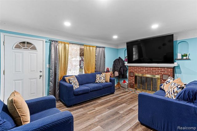 940 Stewart Avenue, Lincoln Park, MI 48146