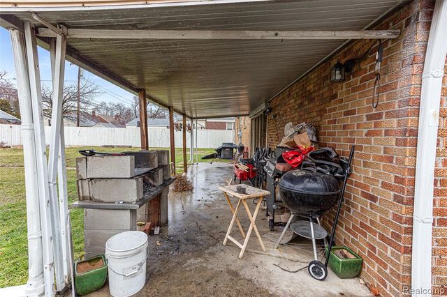 940 Stewart Avenue, Lincoln Park, MI 48146