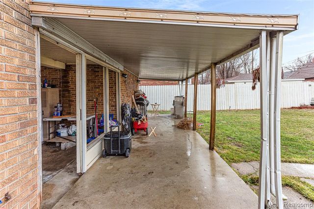 940 Stewart Avenue, Lincoln Park, MI 48146