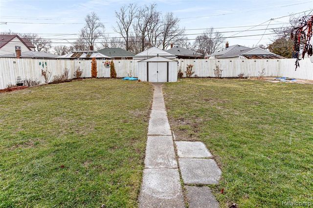 940 Stewart Avenue, Lincoln Park, MI 48146