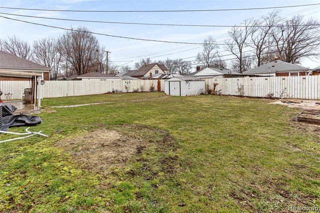 940 Stewart Avenue, Lincoln Park, MI 48146