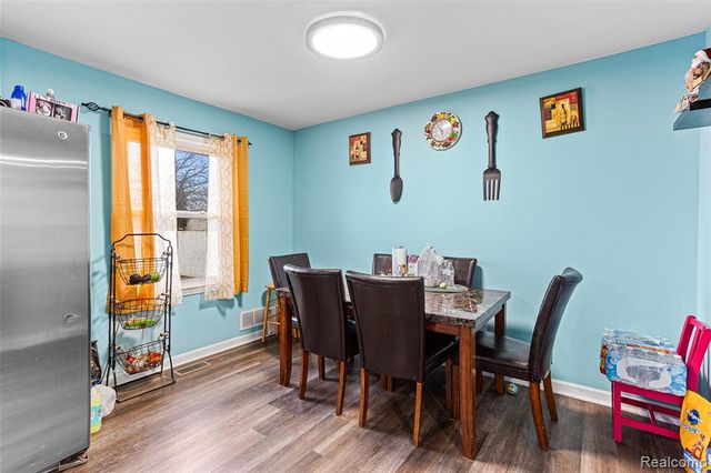 940 Stewart Avenue, Lincoln Park, MI 48146