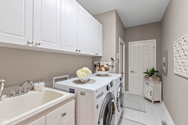 10224 Water Crest Drive, Fishers, IN 46038