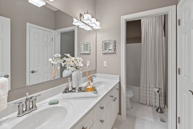 10224 Water Crest Drive, Fishers, IN 46038
