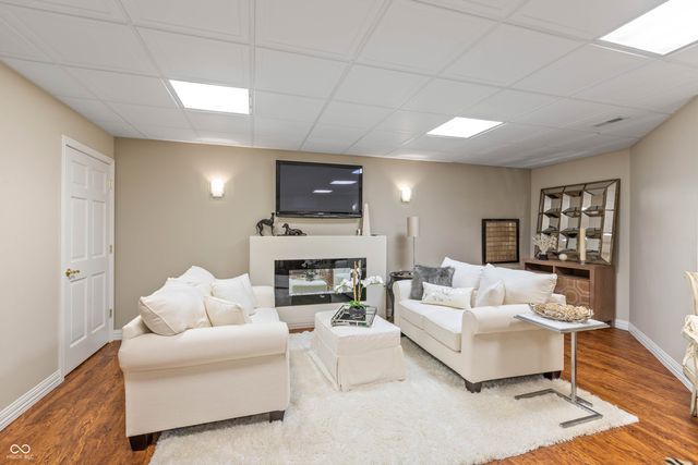 10224 Water Crest Drive, Fishers, IN 46038