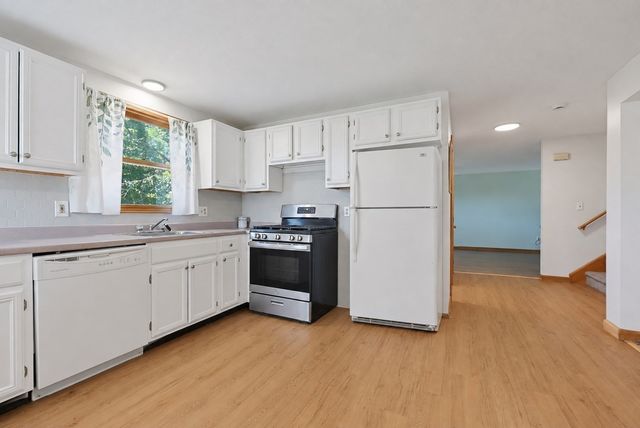 320 North St, Tewksbury, MA 01876