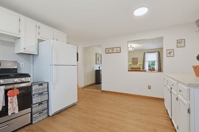 320 North St, Tewksbury, MA 01876