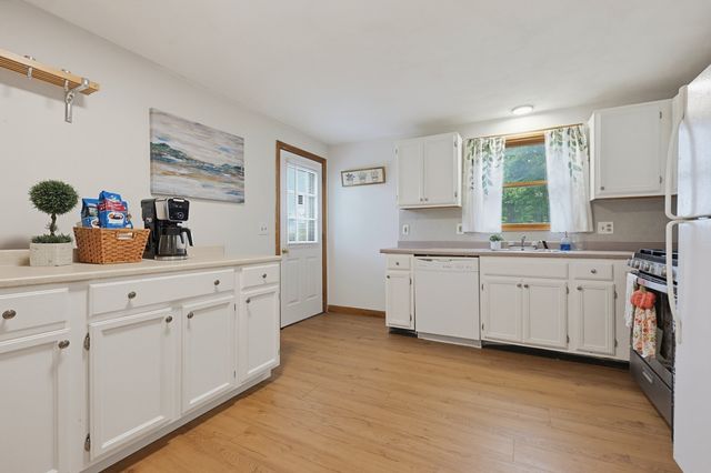 320 North St, Tewksbury, MA 01876