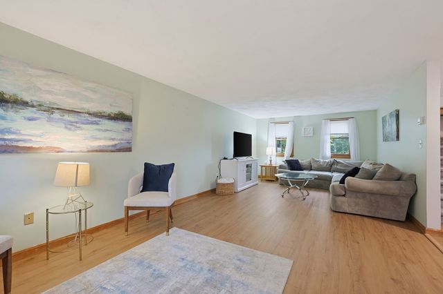 320 North St, Tewksbury, MA 01876